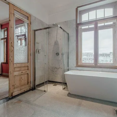 מלון Maison Hustinx Op Het Vrijthof 4*